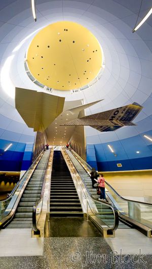 41  DG326--Paper-Airplanes-at-Cleveland-Airport--Pan-(8).jpg